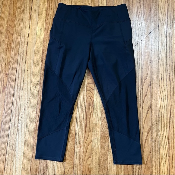 Athleta Med Black Mesh Contender Capri Powerlift Legging Yoga Tight Pants 210134 - Picture 1 of 11